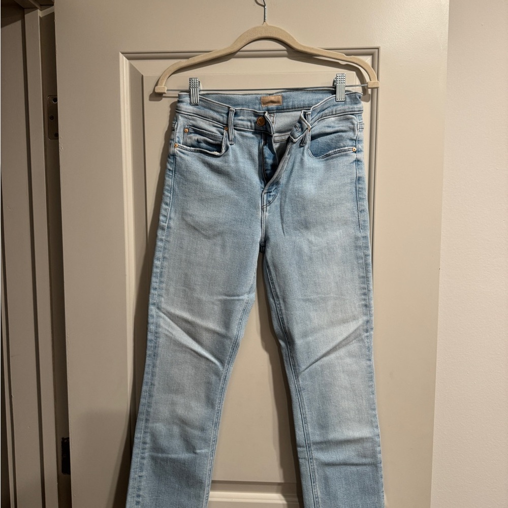 MOTHER Women's THE MID RISE DAZZLER CROP FRAY Straight Leg Jeans in Light Blue